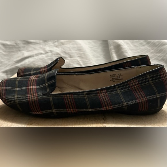 LL Bean Women's Signature Classic Red/Black Plaid Canvas Slip-On Loafers Sz 8.5M - Picture 4 of 8